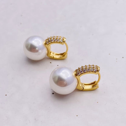 2022 New Cute Pearl Studs Hoop Earrings for Women Gold Color Eardrop Minimalist Tiny Huggies Hoops Wedding Fashion Jewelry